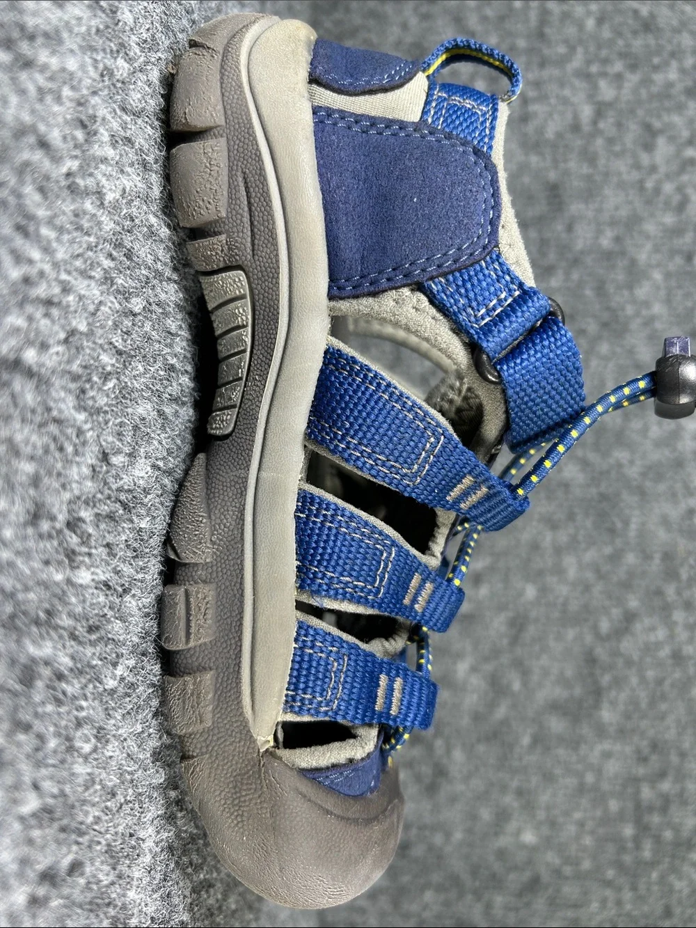 Keen Newport H2 Sandals Blue Outdoor Sandals with Bungee Closure Kid’s Size 11